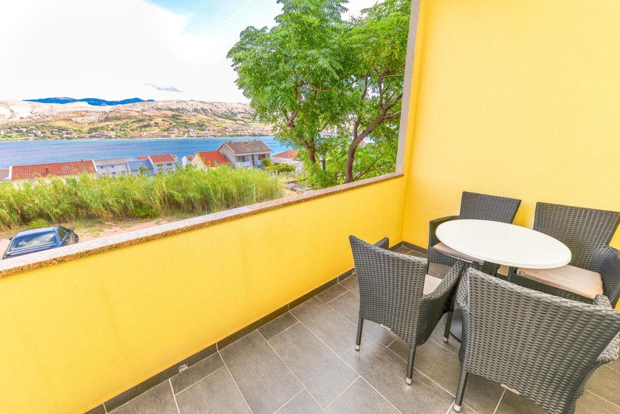 Apartments Lili Pag Town Exterior photo